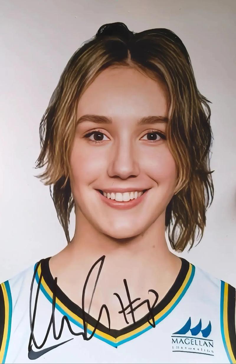 美记:WNBA向球员提出30天延期以继续劳资谈判 这能避免联赛停摆