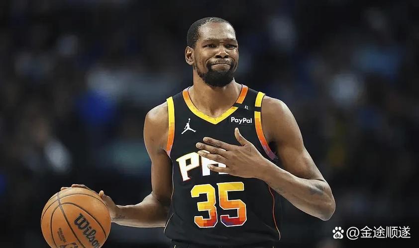 杜兰特:队内年轻人还在摸索个人打法 我们必须明确球队的体系