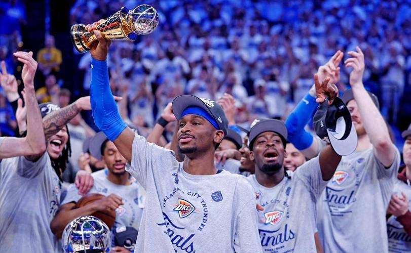 此前客场打雷霆！俄克拉荷马大学队友纷纷到场支持前队友费尔斯