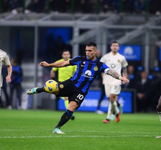 意甲官方第11轮最佳阵：劳塔罗、萨56领衔，佩莱格里尼在列