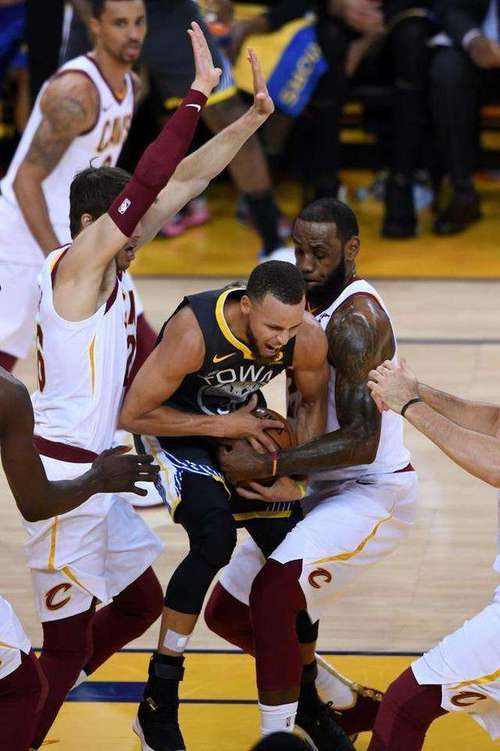 详细阅读:效率不高!7号秀费尔斯17投5中砍下16分6板2助2断 正负值-15 效率不高!7号秀费尔斯17投5中砍下16分6板2助2断 正负值-15